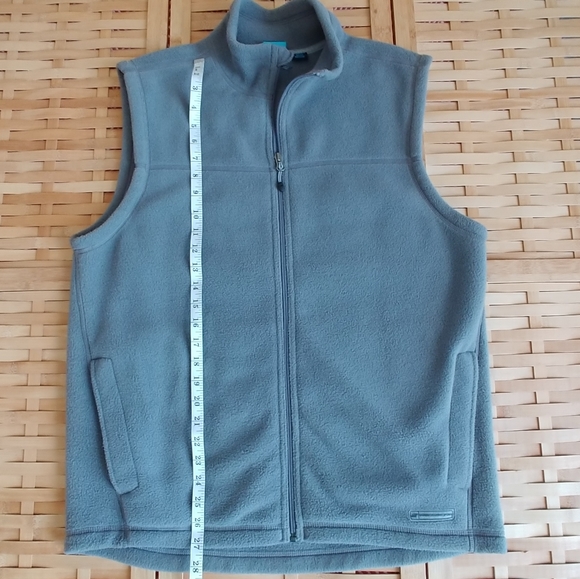 Eastern Mountain Sports fleece vest - Picture 7 of 8